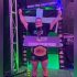 Andrew Jacked traint schouders en biceps met Larry Wheels