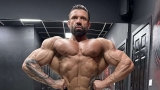 Bodybuilder Neil Currey weegt 235 pond terwijl hij de eerste Olympia-wedstrijd nadert