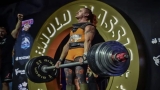Rhianon Lovelace scoort een Axle Deadlift Wereldrecord van 261,5 kilogram (576,5 pond)