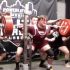 Kijk hoe Devin Burger een deadlift van 1.100 pond in zilver er gemakkelijk uit laat zien