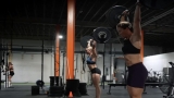 Tia-Clair Toomey en Brooke Wells gaan ervoor in teamtraining voor 2022 Down Under Championship